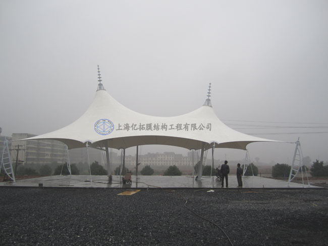 ���ݺ�����֯������Ĥ�ṹ