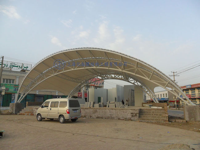 �½���������㳡Ĥ�ṹ��̨