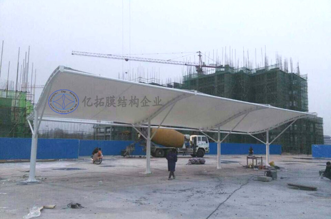 ��ʩ���ֶ�㳡����Ĥ��������