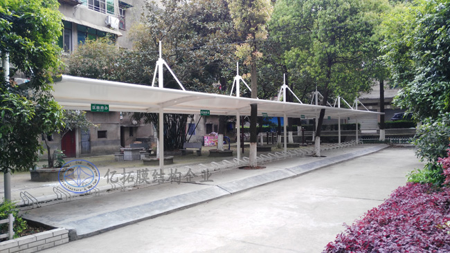 ������ɽ������Ĥ�ṹ���г���