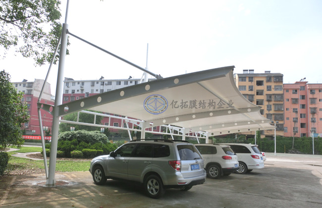 �����������ϳ���Ĥ�ṹ����