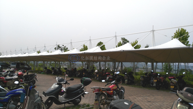 �й��ϳ�����ʱ���²���Ĥ�ṹ����