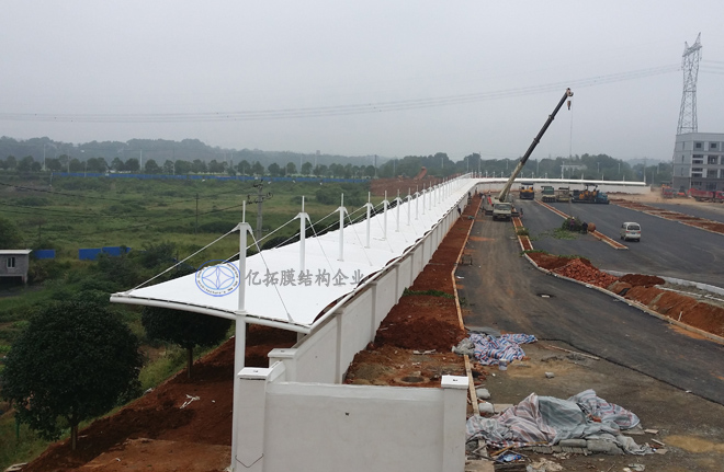 �����ּݿ����ķ��곤��Ĥ�ṹ